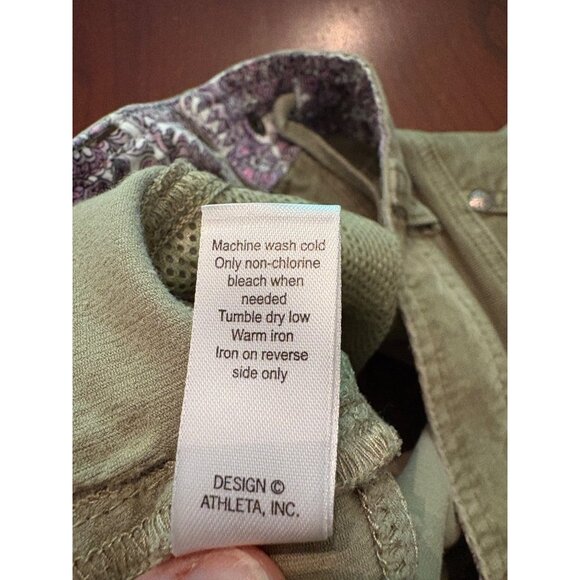 Athleta Casual Corduroy Chino Shorts in Olive Green Size 8 - Picture 7 of 11